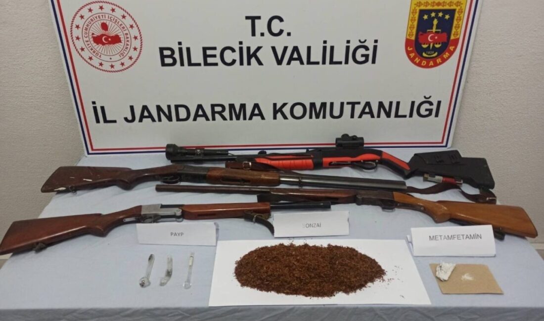 Bozüyük’te Uyuşturucu Operasyonu: İki Gözaltı ve Ele Geçirilen Madde Stoku Bilecik'in Bozüyük ilçesinde yapılan uyuşturucu operasyonunda, F.B. isimli şahsın evinde