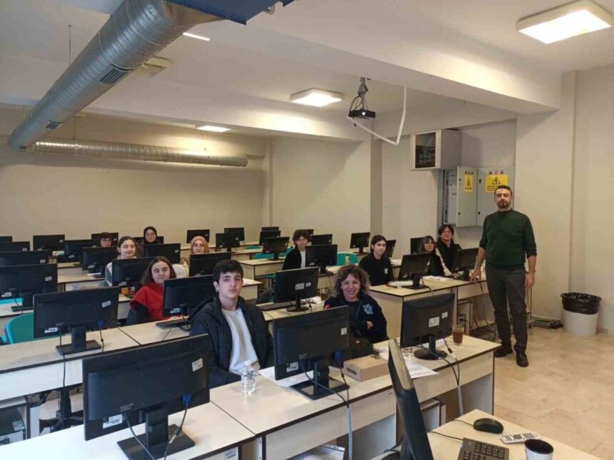 Düzce BİLSEM, lise öğrencilerine Düzce Üniversitesi’nde “Temel Parçacıklar ve Etkileşimleri” dersi sunuldu.