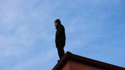 Çorum'da M.T. adlı bir kişi, eşiyle görüşemediği için 4 katlı