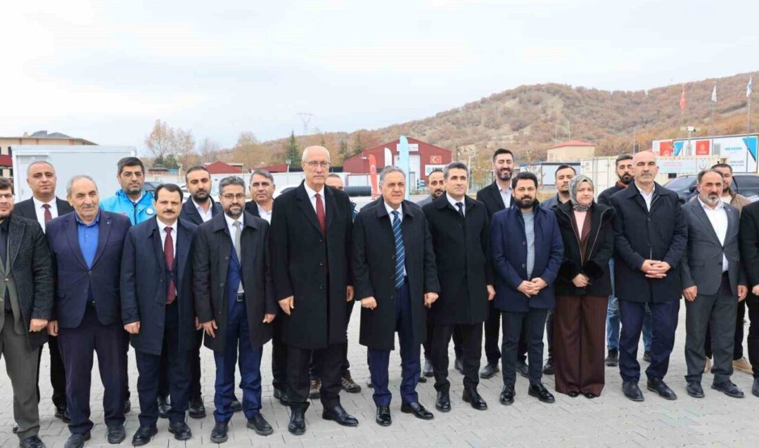 Bingöl'e Sağlık Bakanlığı tarafından 5 yeni ambulans, 1 UMKE personel