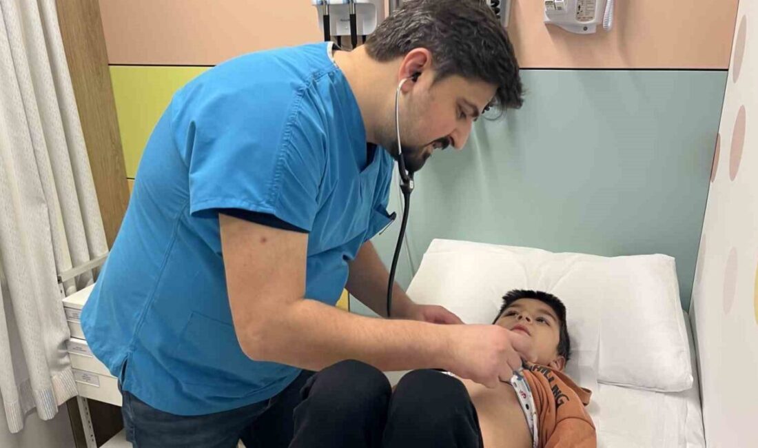 Büyüyen Enfeksiyon Tehditlerine Karşı Çocuklar İçin Alınması Gereken Önlemler Hava sıcaklıklarının dalgalanması, çocuklarda üst solunum yolu enfeksiyonları ve grip