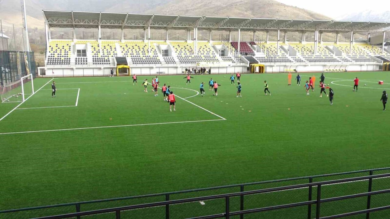 Bölgesel amatör ligde mücadele eden Bitlis 1916, 8 maç sonunda