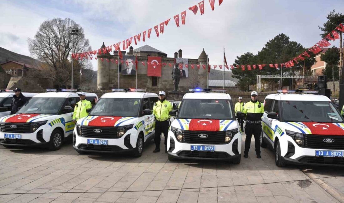 Bitlis'te emniyet ve jandarma birimlerine 86 yeni hizmet aracı teslim
