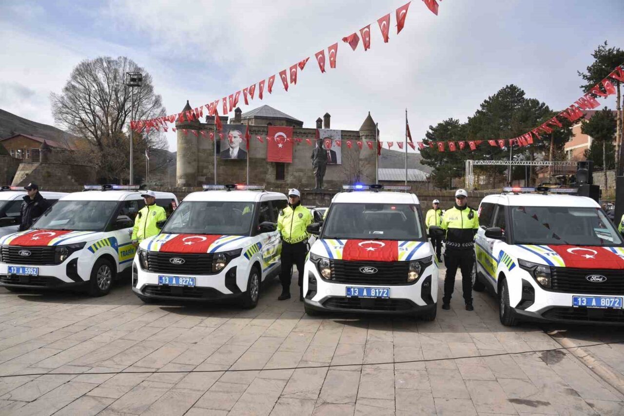 Bitlis’te Emniyet ve Jandarma Birimlerine 86 Yeni Araç Takviyesi Yapıldı