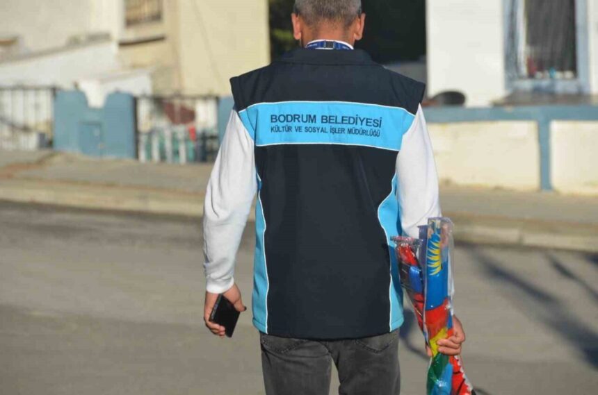 Bodrum Belediyesi’nden Çocuklara Yeni Yıl Öncesi Oyuncak Dağıtımı Yapıldı