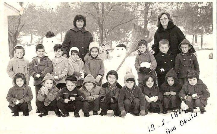 Bolu Lisesi Mezunları, 50 Yıl Sonra Duygu Dolu Bir Buluşma Gerçekleştirdi Bolu Lisesi'nden 1975 yılında mezun olan öğrenciler, 50 yıl aradan