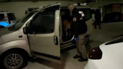 Bolu’da Narkotik Ekiplerinden Düşük Profillerde Uyuşturucu Operasyonu: 3 Kilo 846 Gram Kokain Ele Geçirildi Bolu'da narkotik ekipleri, hafif ticari araçta yapılan operasyonda 3 kilo