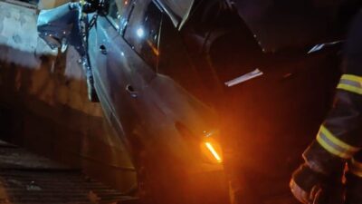 Bolu'nun Gerede ilçesinde Kamil E. yönetimindeki otomobil, kontrolden çıkarak bina