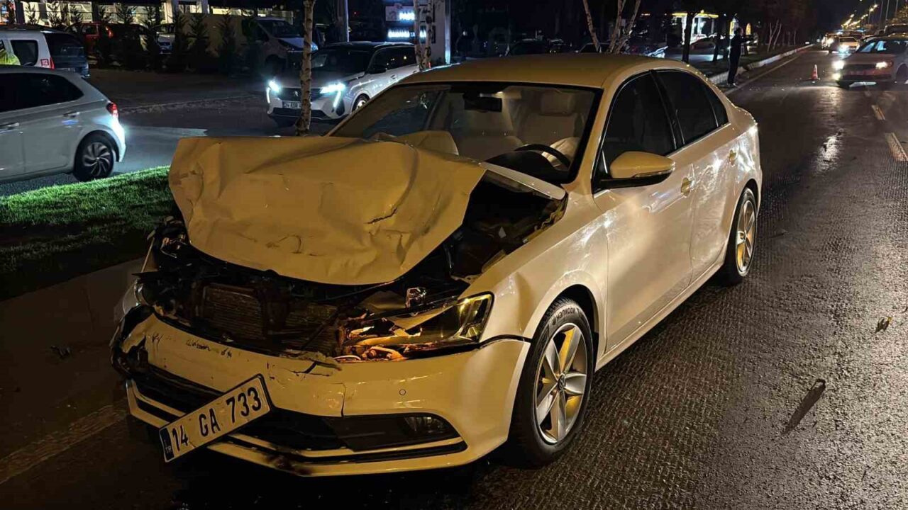 Bolu D-100 Karayolu’nda İki Araç Çarpıştı, İki Kişi Yaralandı