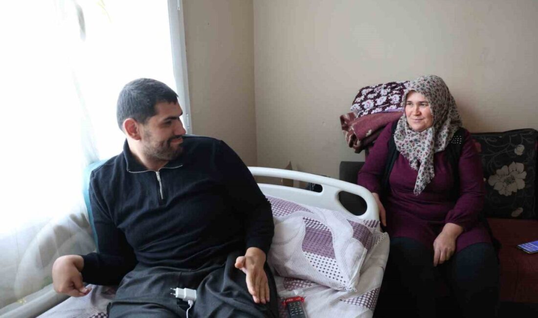 Adana’da geçirdiği kaza sonrası engelli kalan Okan, umut dolu hayatını annesiyle sürdürüyor Adana'da 30 yaşındaki Okan Ersin, 6 yaşında geçirdiği kaza sonucu