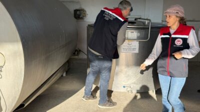 Buharkent İlçe Tarım ve Orman Müdürü Soner Altun liderliğindeki ekipler,