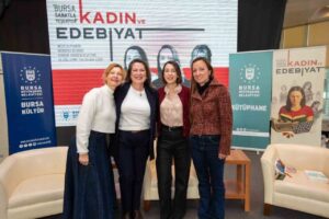 Bursa Büyükşehir Belediyesi, 'Kadın ve Edebiyat Söyleşileri' etkinliğinde Melis Alphan'ın
