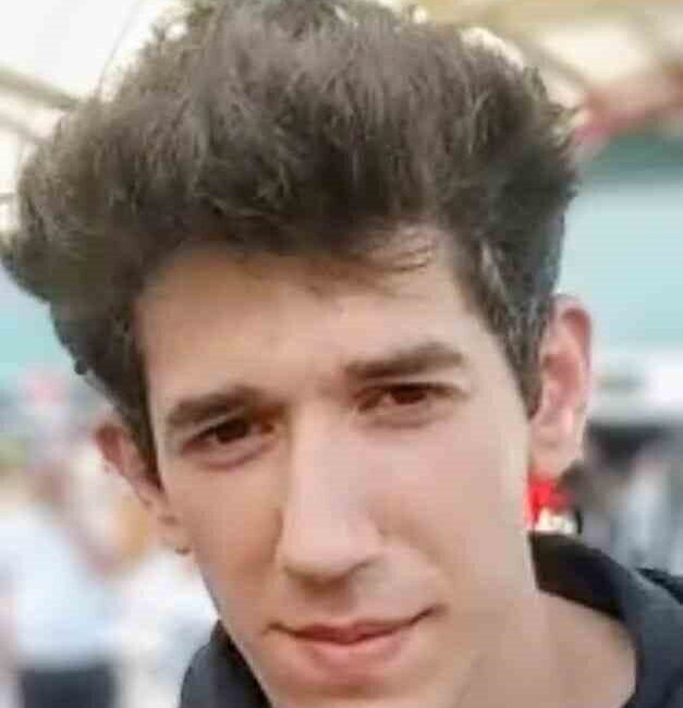 Bursa’da 19 Yaşındaki Berat Yavuz’dan Üç Gün Süren Kayıp Süreci Yaşanıyor Bursa'nın Yıldırım ilçesinde yaşayan 19 yaşındaki Berat Yavuz, 3 gündür