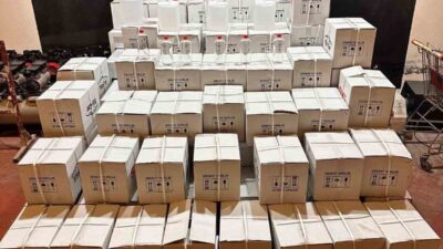 Bursa'da KOM ekipleri, bir operasyonla sahte içki üretiminde kullanılmak üzere