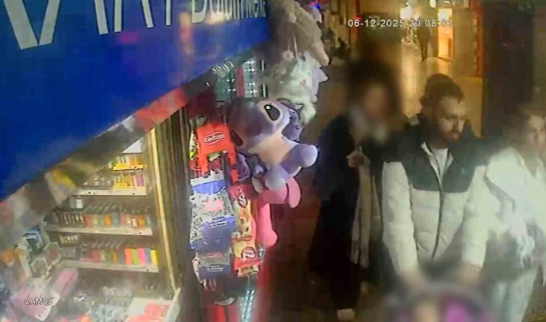 Bursa’da Yankesicilikle Mücadelede İki Şüpheli Tutuklandı Bursa'da yankesicilik suçlarına karışan F.S.Ç. ve B.Ö., emniyetin yürüttüğü titiz