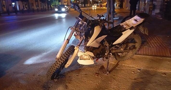 Bursa’da Trafik Kazasında Motosiklet Sürücüsü Yaralandı Bursa'nın Osmangazi ilçesinde meydana gelen trafik kazasında motosiklet sürücüsü Ramazan