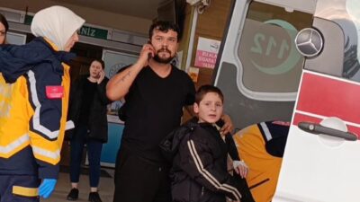 Bursa'nın İnegöl ilçesinde 7 yaşındaki Sadık K., bahçede nacakla oynarken