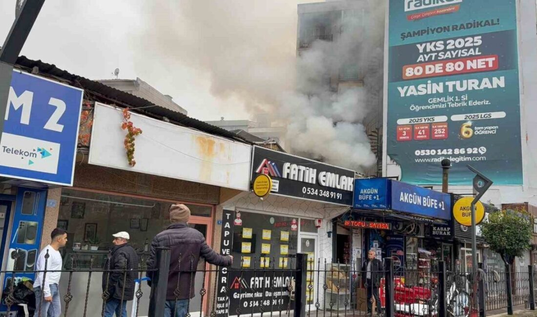 Bursa’nın Gemlik ilçesinde bir pide imalathanesinde çıkan yangın, itfaiye ekiplerinin müdahalesiyle kontrol altına alındı. Bursa'nın Gemlik ilçesinde bir pide imalathanesinde çıkan yangın, paniğe yol