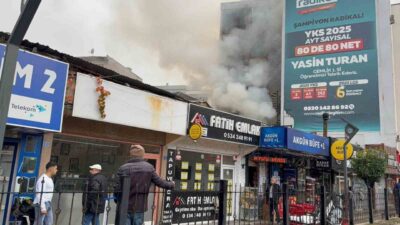 Bursa'nın Gemlik ilçesinde bir pide imalathanesinde çıkan yangın, paniğe yol