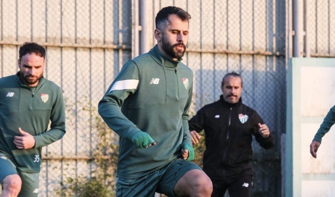 Bursaspor, TFF 2. Lig’deki 15. haftada Ankara Demirspor ile oynayacağı