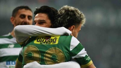 TFF 2. Lig'de Bursaspor, Ankara Demirspor'u 4-0 yenerek güçlü bir