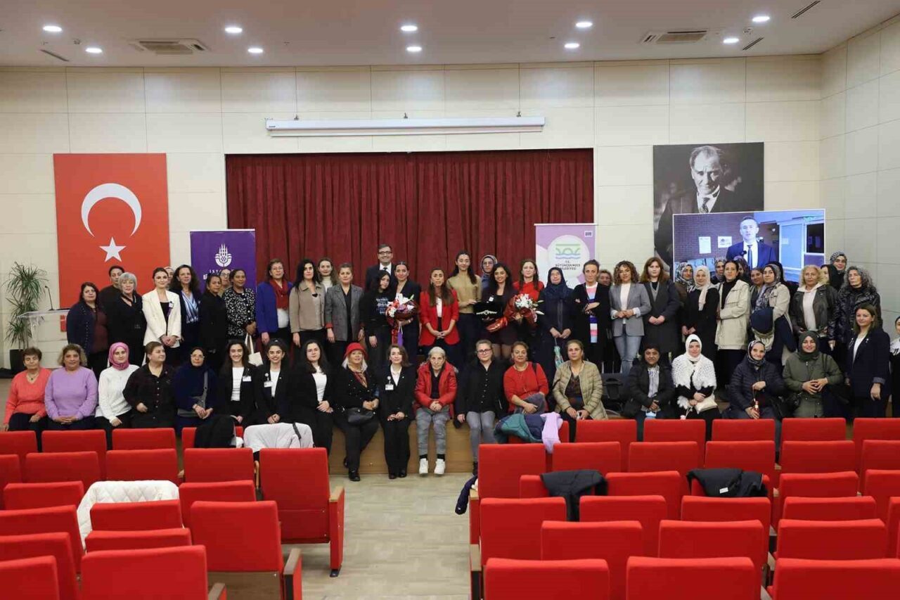 Büyükçekmece'de Kadına Yönelik Şiddete Karşı Uluslararası Mücadele Günü kapsamında düzenlenen