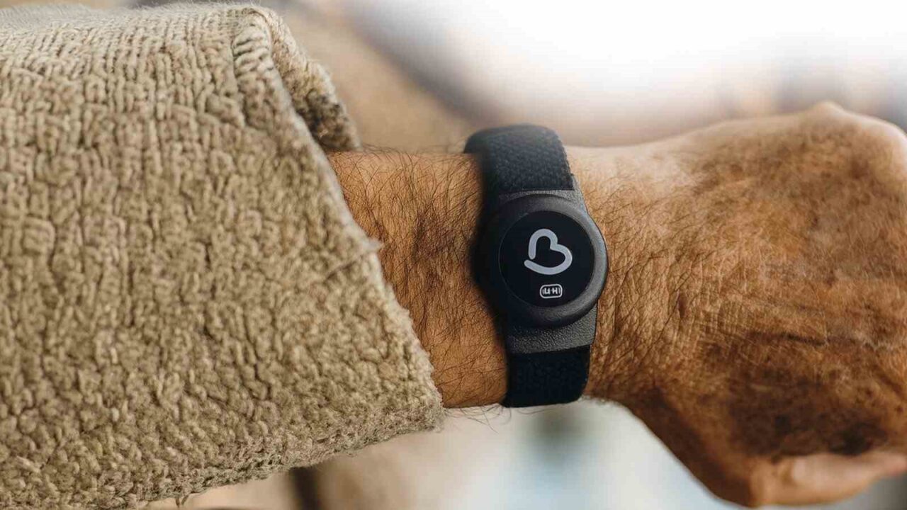 Balıkesir Büyükşehir Belediyesi’nden Özel Bireylere Yönelik Akıllı Takip Cihazı Projesi