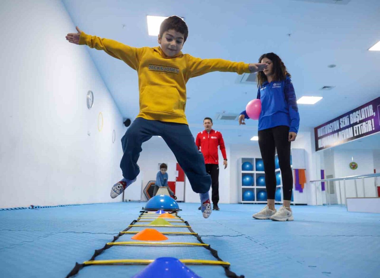 Antalya Büyükşehir Belediyesi, özel gereksinimli bireylerin sosyal entegrasyonunu ve fiziksel