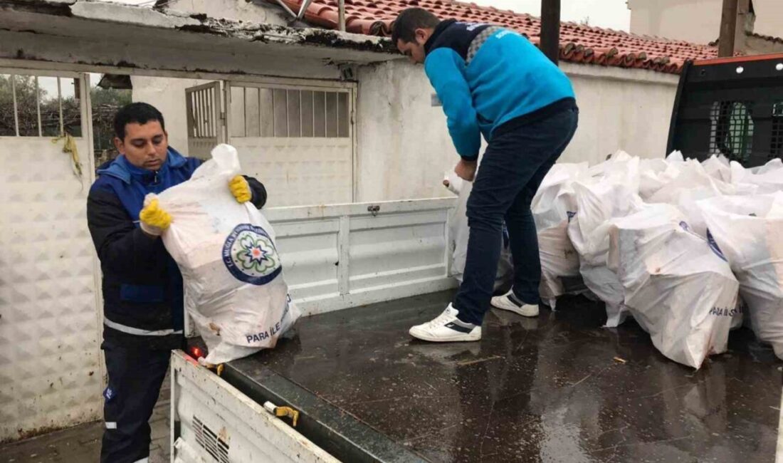 Muğla Büyükşehir Belediyesi, Kış Günlerinde İhtiyaç Sahibi Ailelere 23 Bin 260 Çuval Yakacak Dağıttı Muğla Büyükşehir Belediyesi, kış günlerinde ihtiyaç sahiplerine destek olmaya devam