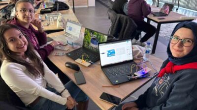 Kayseri Bilişim Akademisi, Kayseri Büyükşehir Belediyesi'nin öncülüğünde ücretsiz bilişim derslerine