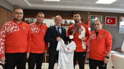 Erzurum Gençlik ve Spor İl Müdürü Levent Çakmur, Tokyo DEAFLYMPICS'te