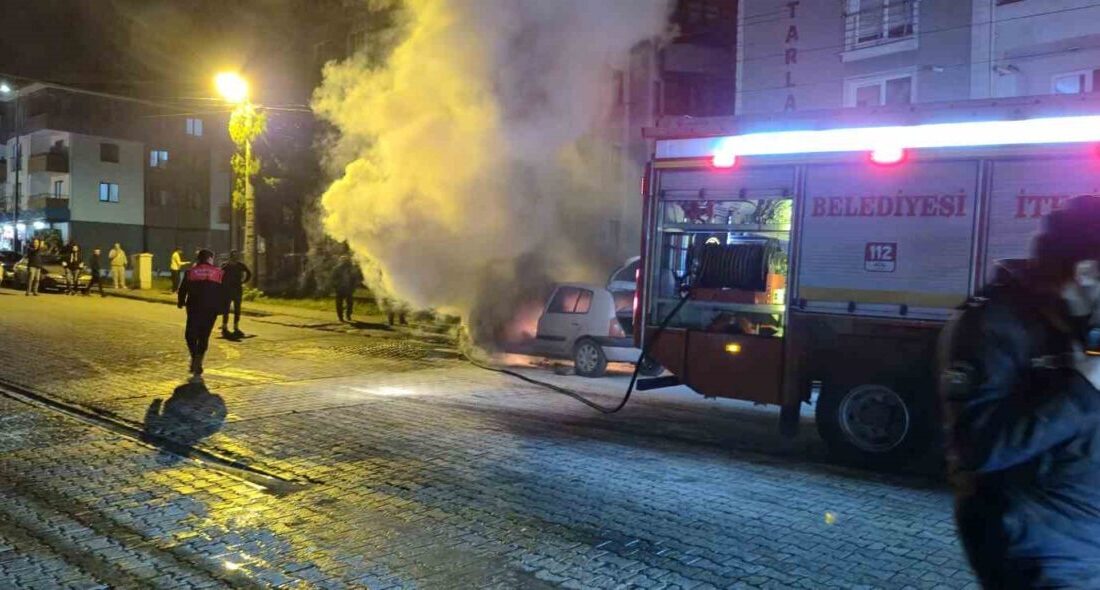 Bartın’da park halindeki otomobil, sürücüsü Muharrem Bozkurt motoru çalıştırınca bir