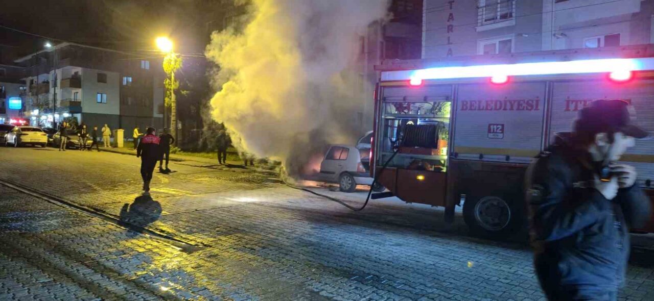 Bartın’da park halindeki otomobil, sürücüsü Muharrem Bozkurt motoru çalıştırınca bir