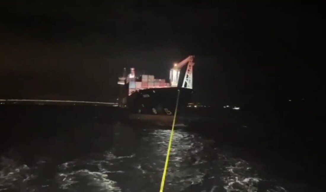 Orita Konteyner Gemisi, Çanakkale Boğazı’nda Makine Arızası Nedeniyle Yedeklenerek Demirledi Orita isimli, 108 metre boyundaki Panama bayraklı konteyner gemisi, Çanakkale