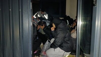 Çanakkale'nin Ayvacık ilçesinde, Sahil Güvenlik ve jandarma ekipleri tarafından 32