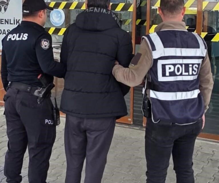 Çanakkale Gelibolu’da, 15 yıl hapis cezası ve 6 suçtan aranan