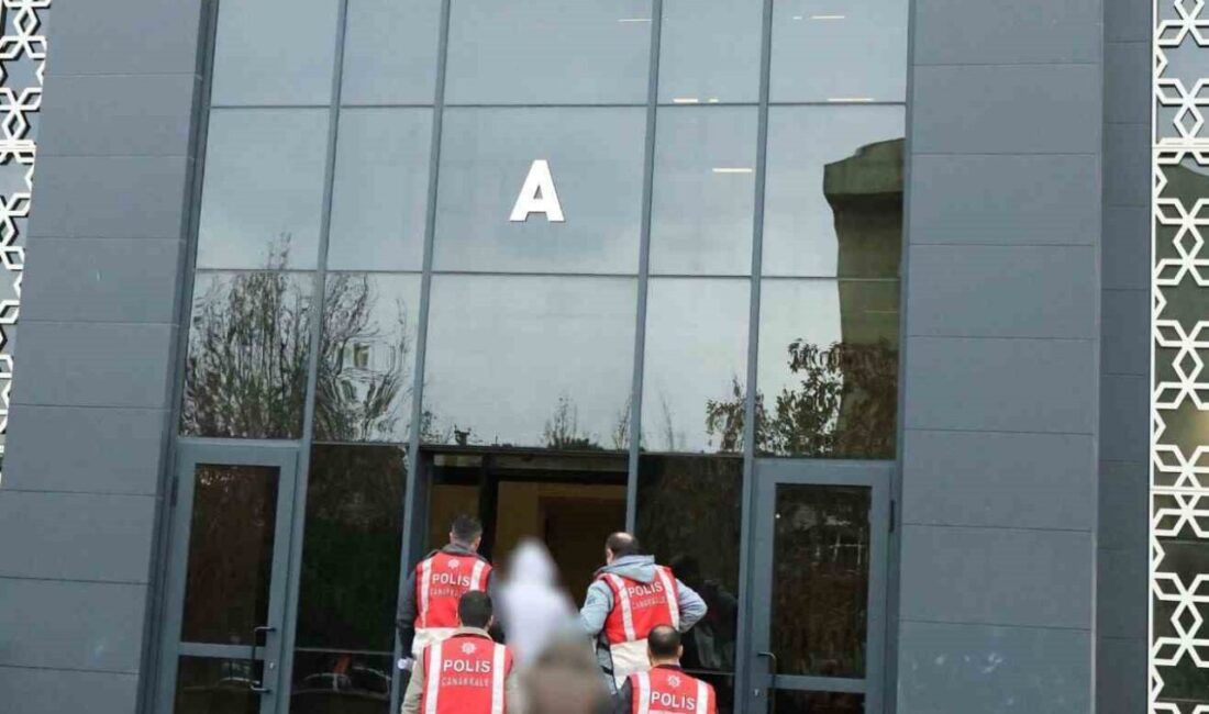 Çanakkale'de kuyumcular çarşısındaki bir dükkan için soygun girişiminde bulunan Y.B.