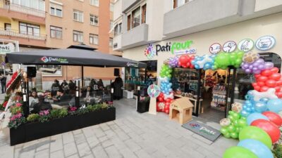 CarrefourSA, evcil hayvan sahiplerine yönelik yeni yaşam alanı PATiFOUR’u açtı.