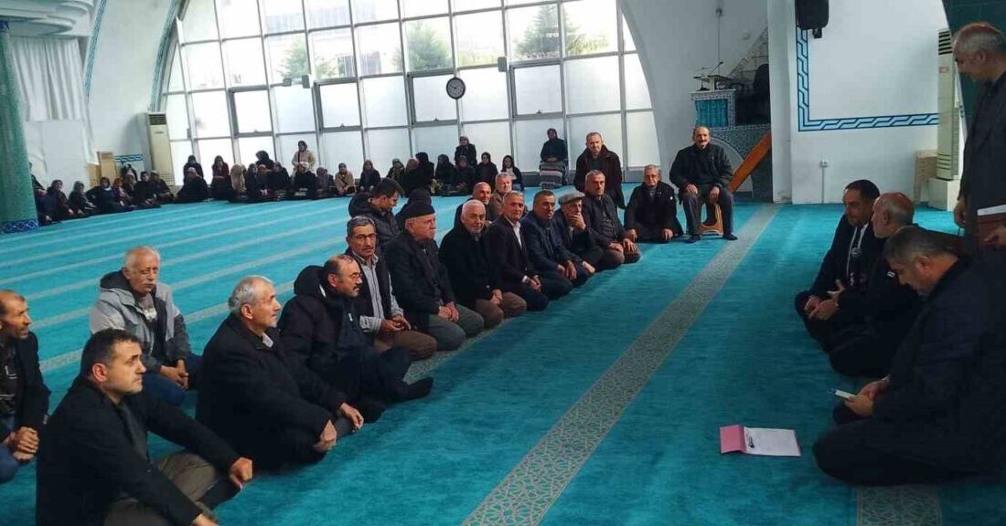 Çarşamba’da Umreye Gidecekler İçin Hazırlık Kursu Düzenlendi Samsun'un Çarşamba ilçesinde Diyanet İşleri Başkanlığı, umreye gidecek vatandaşlar için