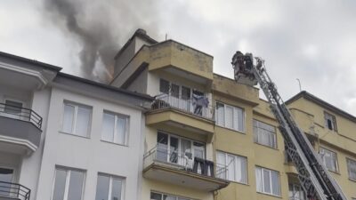 Aksaray'ın Kılıçaslan Mahallesi'nde 4 katlı bir apartmanın çatı katındaki kömürlükte