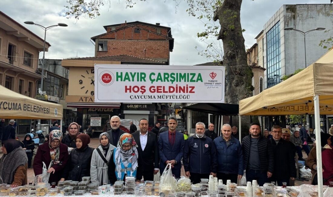 Zonguldak’ın Çaycuma ilçesinde, İlçe Müftülüğü tarafından düzenlenen "Hayır Çarşısı" etkinliği,