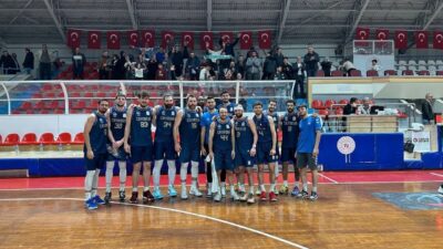 Türkiye Basketbol Ligi’nde Çayırova Belediyesi, Kocaeli Büyükşehir Belediyesi Kağıtspor’u 82-80