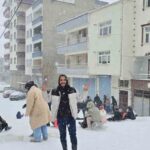 Çermik’te Uzun Yıllar Sonra Yağdığı Kar, Çocukların Sevinç Kaynağı Oldu