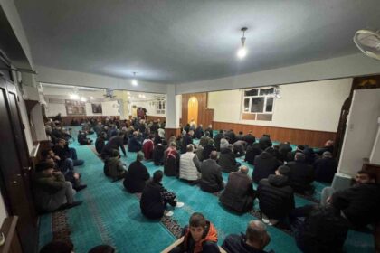 Çermik’te Regaip Kandili Coşkuyla İdrak Edildi, Dua ve İlahilerle Kutlandı