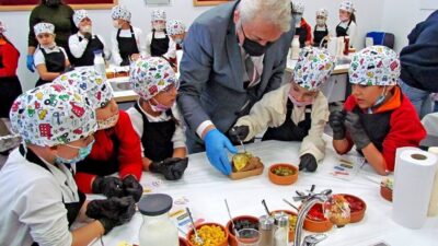 Çeşme Namık Kemal İlkokulu, Türkiye Yüzyılı Maarif Modeli kapsamında eğlenceli