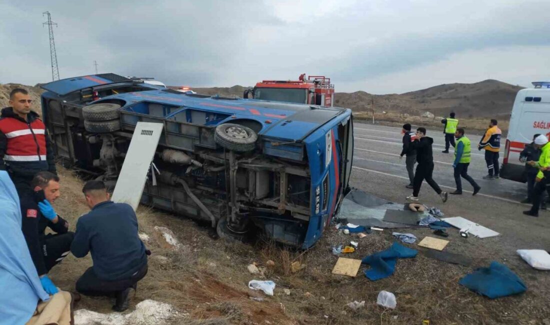 İmranlı’da Cezaevi Nakil Aracının Devrilmesi Sonucu 5 Kişi Yaralandı Sivas'ın İmranlı ilçesinde cezaevi nakil aracı kaza yaparak devrildi. Araçta