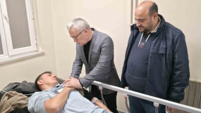 Sivas'ın Zara ilçesinde cezaevi personelini taşıyan otobüs, sürücünün direksiyon hakimiyetini