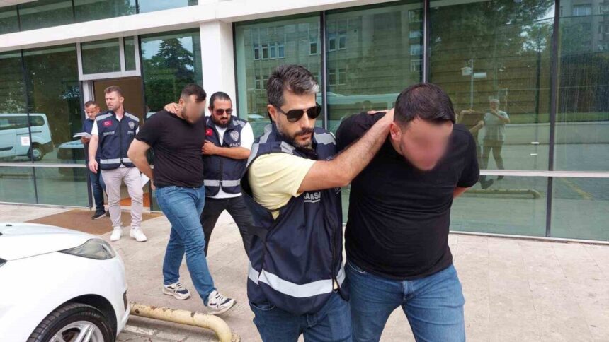 Samsun’da CHP delege seçimlerinde çıkan kavga sonrası tutuklanan iki kardeş, ilk duruşmada hakim karşısında.