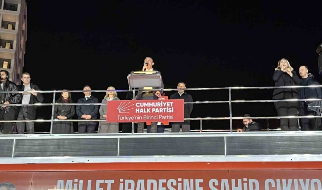 CHP Genel Başkanı Özgür Özel, Güngören’de düzenlenen mitinge katılarak halka seslendi CHP Genel Başkanı Özgür Özel, İstanbul Güngören'de "Millet İradesine Sahip