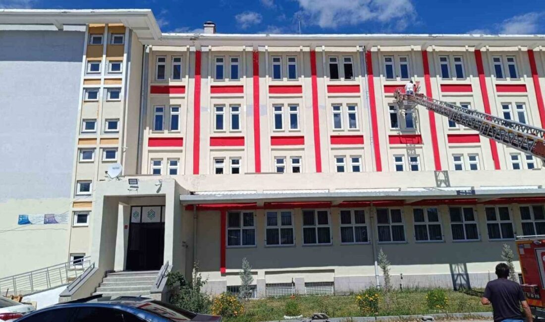 Niğde Çiftlik Anadolu İmam Hatip Lisesi Müdür Başyardımcısı Akın Kahraman,